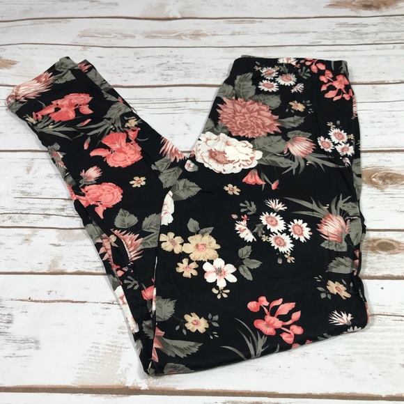 LAST 1❤️Buttery Soft Black Floral Leggings - Picture 4 of 4